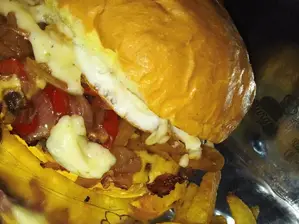 HAMBURGUESA CRIOLLA de Pistacchio