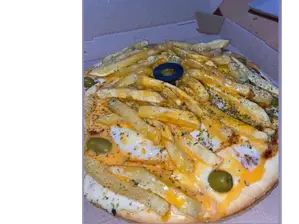 Pizza Cheddar - Huevo frito y Papas fritas de pizzeriachu
