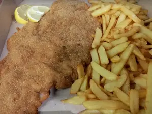 Milanesa con papas (comen dos) de Rafael hamburgueseria