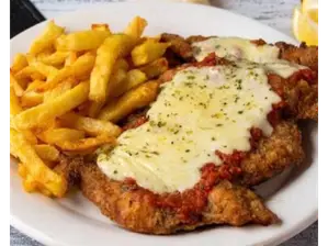 Porción de milanesa suprema de Restobarcheveree