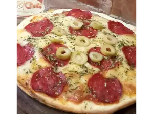 Pizza de muza y pepperoni de RICA Y CELI GLUTEN FREE