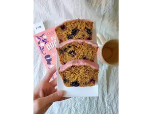 Budin de frutos rojos/ arándanos de saboravena.cba