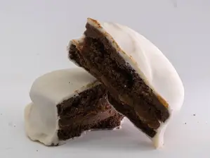 Alfajor Blanco de Squilibrato Pasteleria