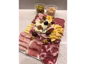 Picada Chica (Comen 2 - Pican 4) de Team Salado