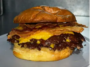 Tuki Cheese bacon (con papas sazonadas) de Tuki food