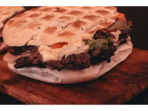 Hamburguesas de Una Mordidita Patio de Comidas