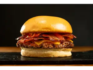 Hamburguesa Bacon Cheese de Weiss Burger Catamarca