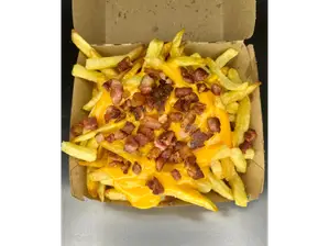 PAPAS CON CHEDDAR Y BACON de West Burgers