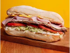 Lomito Completo de Wonder Hamburguesería - Jesús María