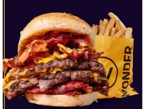 Wonder Full Bacon de Wonder Hamburguesería - Vlack Valle Escondido